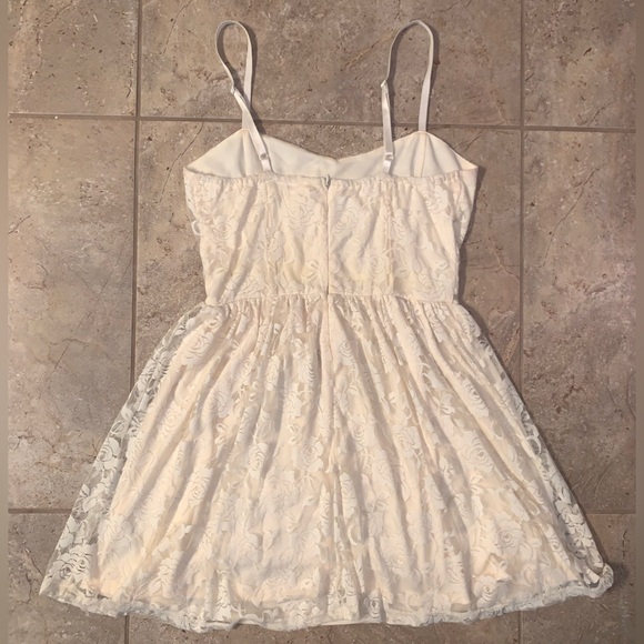 🤍Forever 21 Romantic Lace Floral Mini Dress - Cream/Off White - Size Medium - Picture 2 of 12